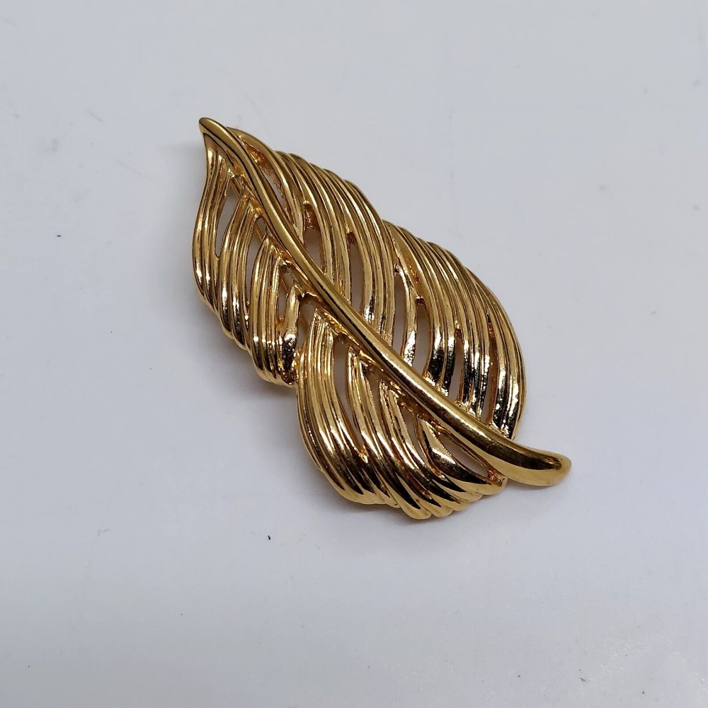 VINTAGE AUTHENTIC SIGNED & NUMBERED NAPIER GOLD TONE LEAF BROOCH PIN‎